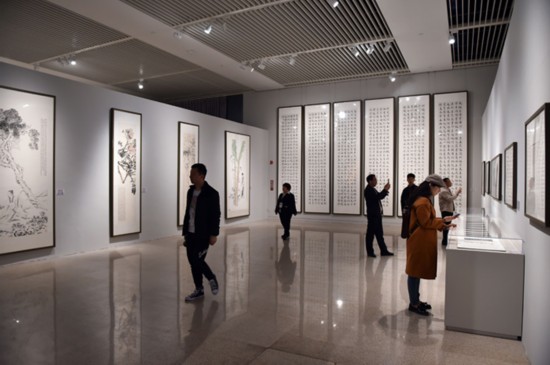 管峻书画精品展在中国国家博物馆展出